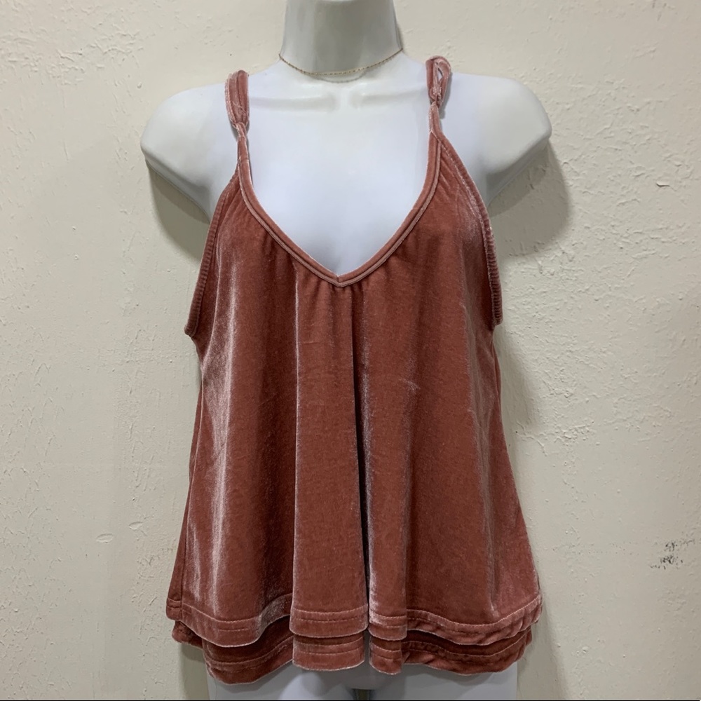🌼 4 for $20 🌼 Flowy super soft top 💗